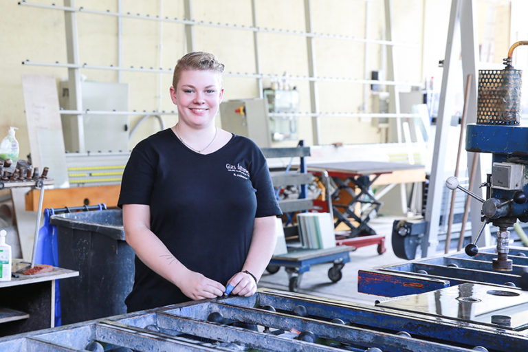 Handfest Weiblich Clever Handwerkerin Frauen Im Handwerk